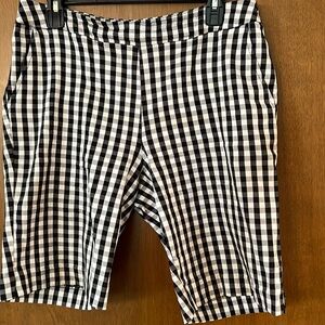 Sale🎈3/$20 EUC Time and True Cotton Blend Checkered Shorts Size Small